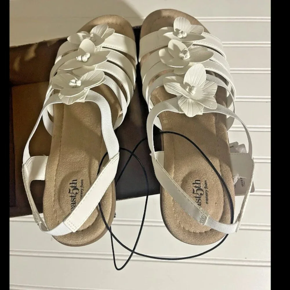 east 5th Ister Women’s Heeled Sandals White Sz 11 M MSRP $60 - Picture 7 of 12